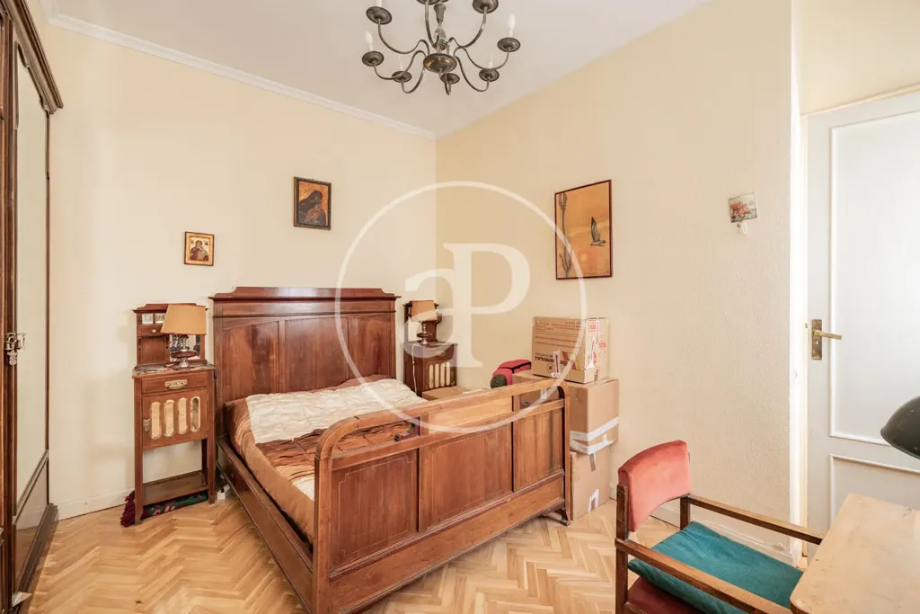 Chambres - Luxury Apartment with High Ceilings in Madrid