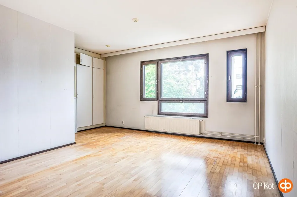 Pièces - Apartment with Balcony in Quiet District