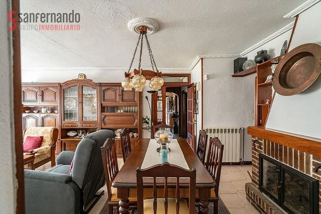 Sala da pranzo - Chalet with Terrace and Garage in Tanos