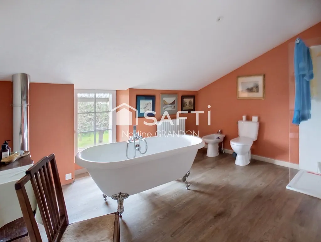 Salles de bain - Maison Rénovée avec Jardin aux Portes d'Aubeterre