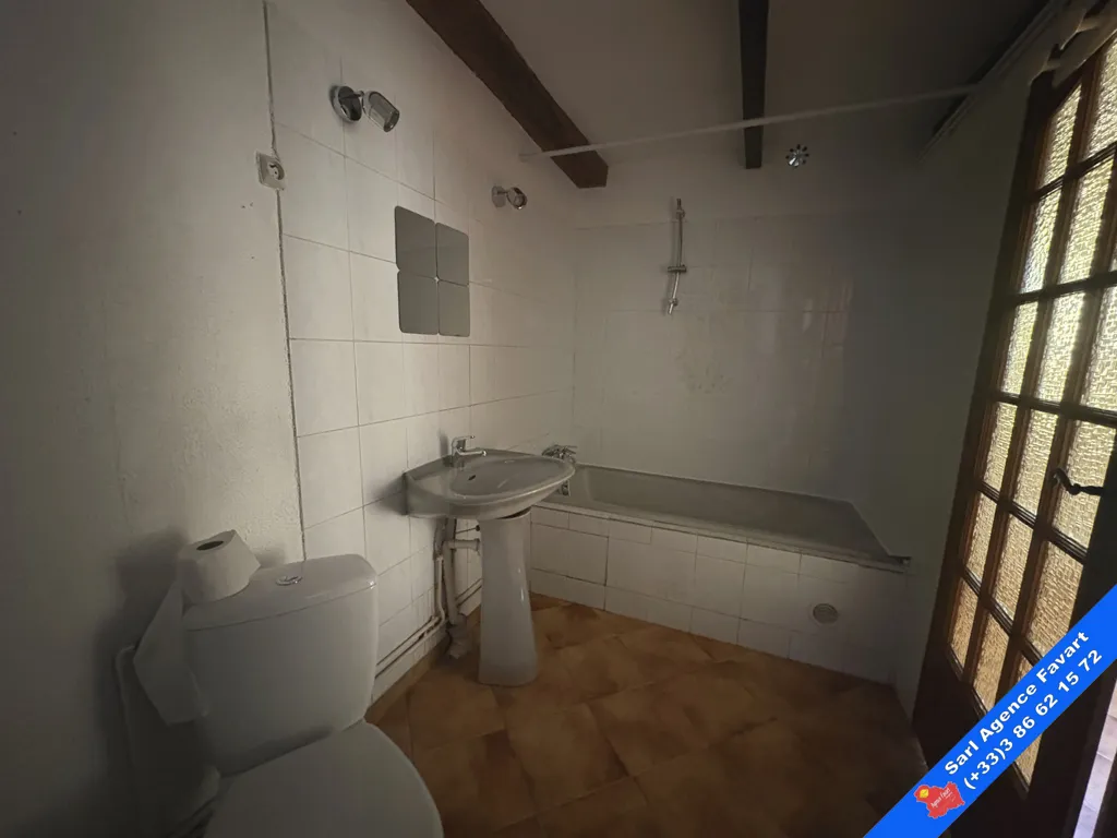 Bagni - Compact House with Garden in Champlay