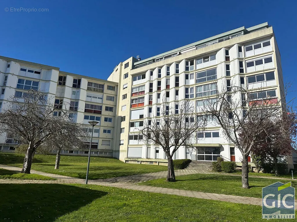 Välivaade - Large 2-Bed Flat with Panoramic View in Herouville