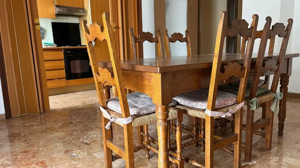 Salle à manger - Apartment with Terrace in Piacenza