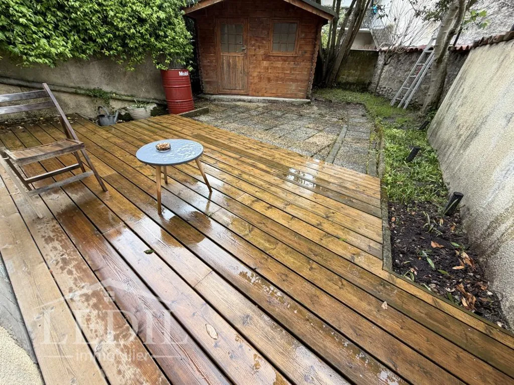 Jardin - Maison de Ville avec Courette et Chalet Bois à Condom