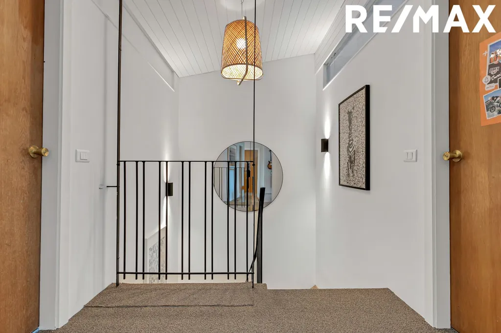 Ingresso - Duplex with Studio Potential in Holtsgata