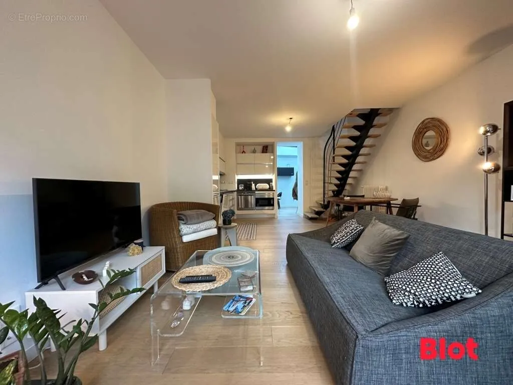 Soggiorno - Renovated Townhouse with Garden in Thabor