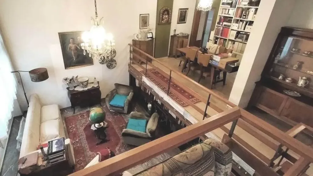 Séjour - Noble Staircase-Linked Apartments in Florence