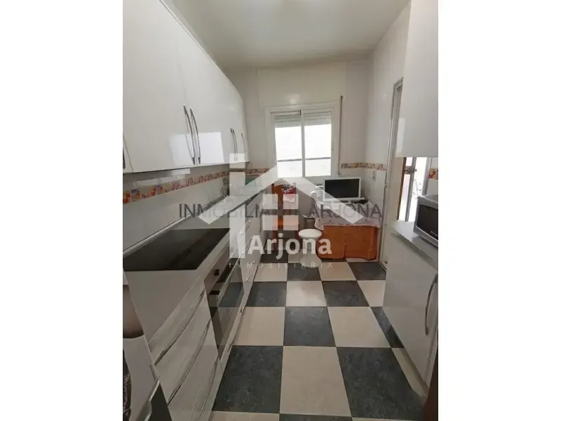 Cuisine - Ground Floor Flat with Patios in Coso Area