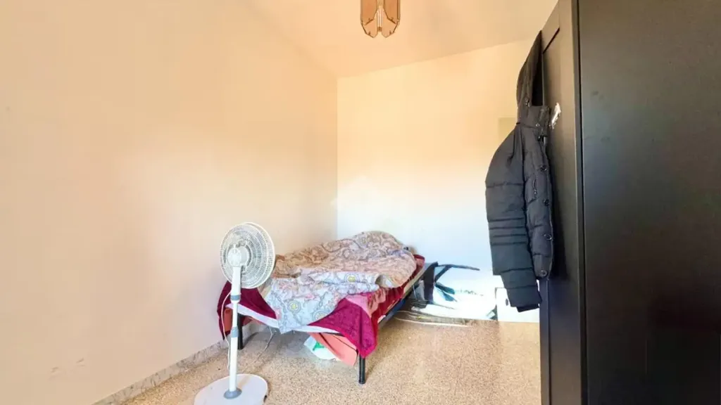 Bedrooms - 4-Room Apartment with Balcony in Bari