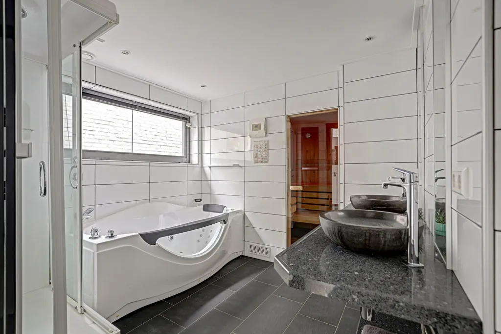 Bagni - Spacious Detached House with Balcony in Nieuwdorp