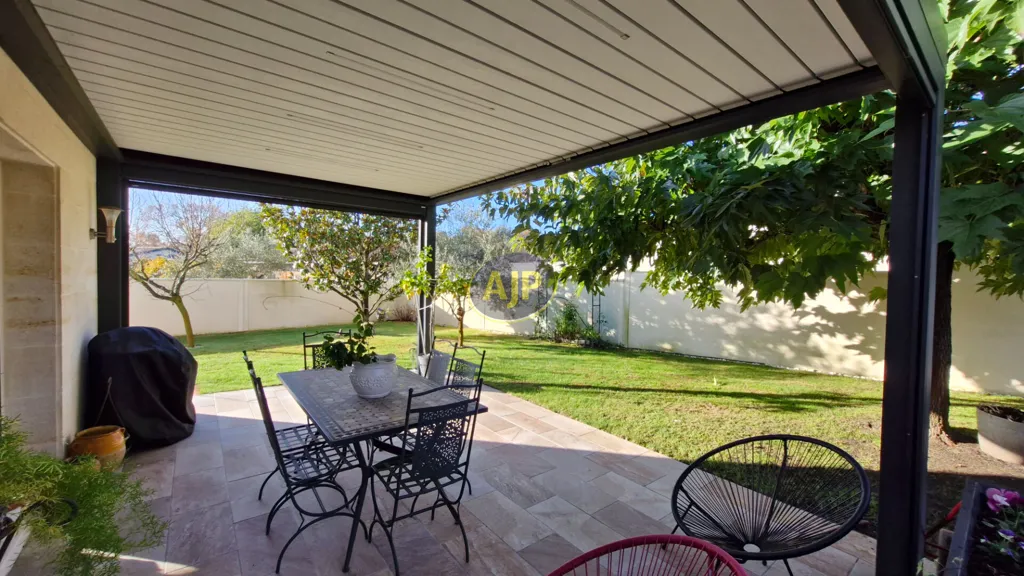 Terrasse - Maison de Plain-Pied avec Terrasse à Mérignac