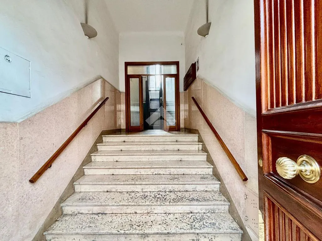 Hallway - Period Apartment with Balcony in Florence