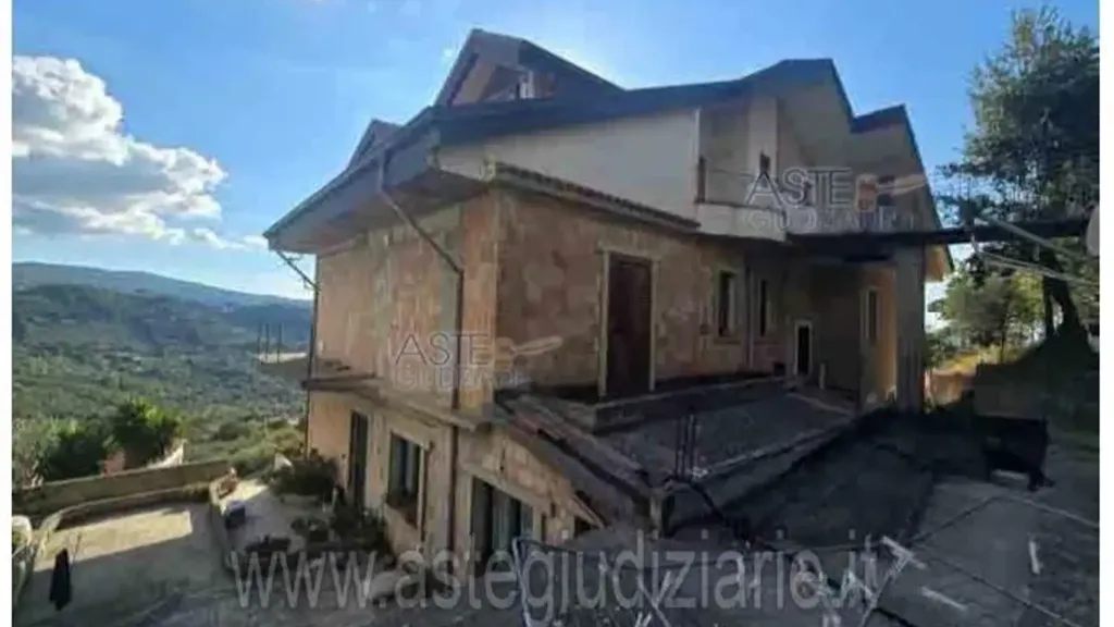 Esterno - Two-Level Apartment with Cellar in Prignano Cilento