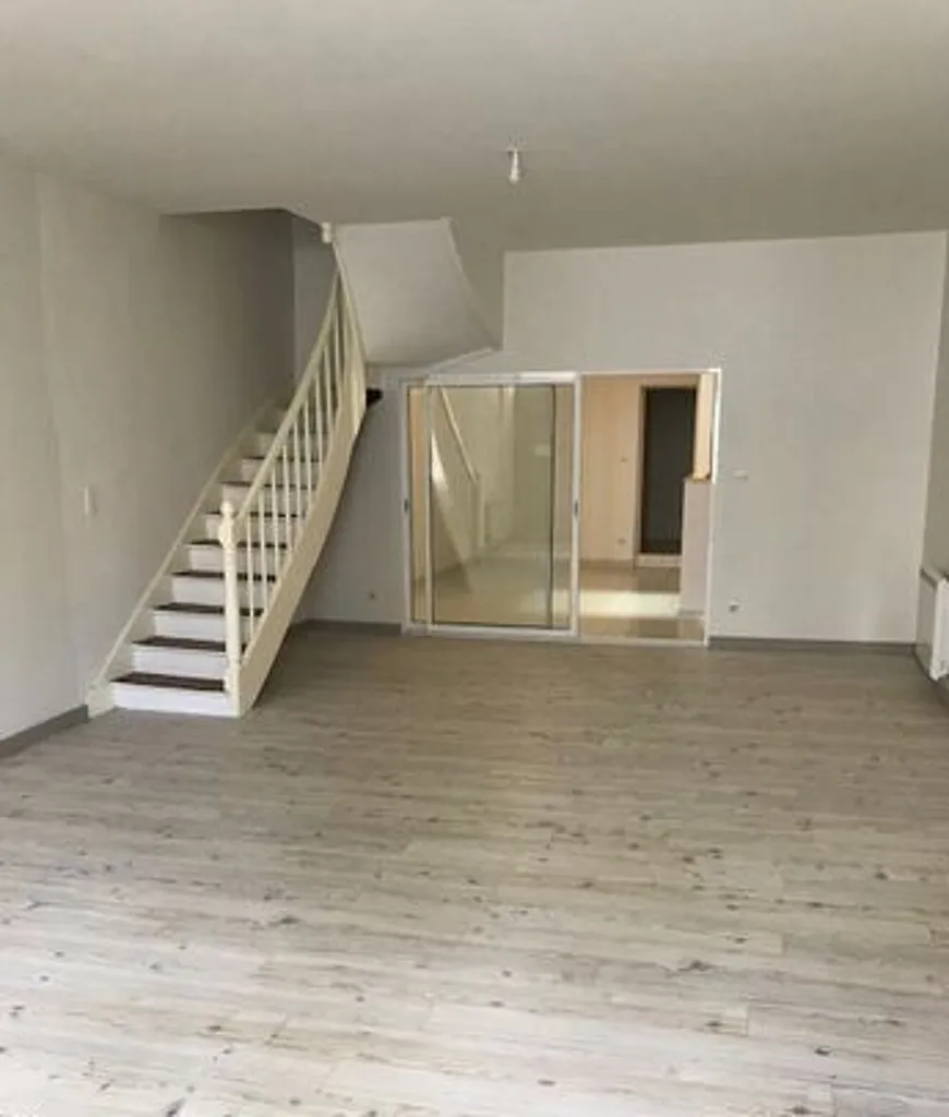 Séjour - Maison Neuf avec 4 Chambres à Monsegur