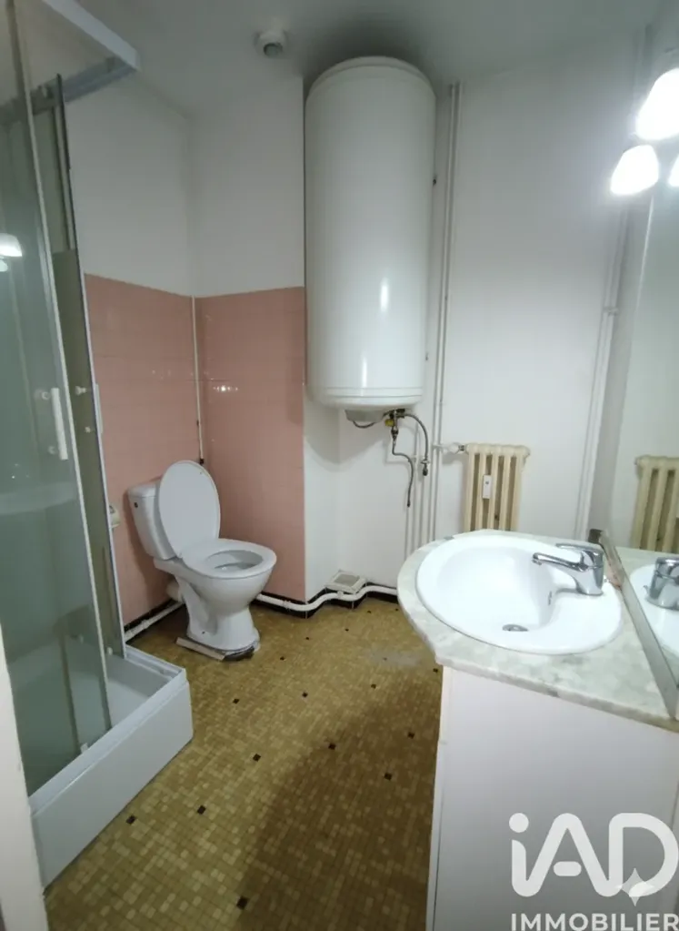 Salles de bain - Appartement 3 Pièces avec Potentiel à Montluçon Centre