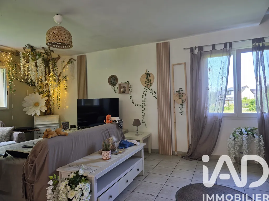 Living Room - Spacious House with Garden in Plédéliac