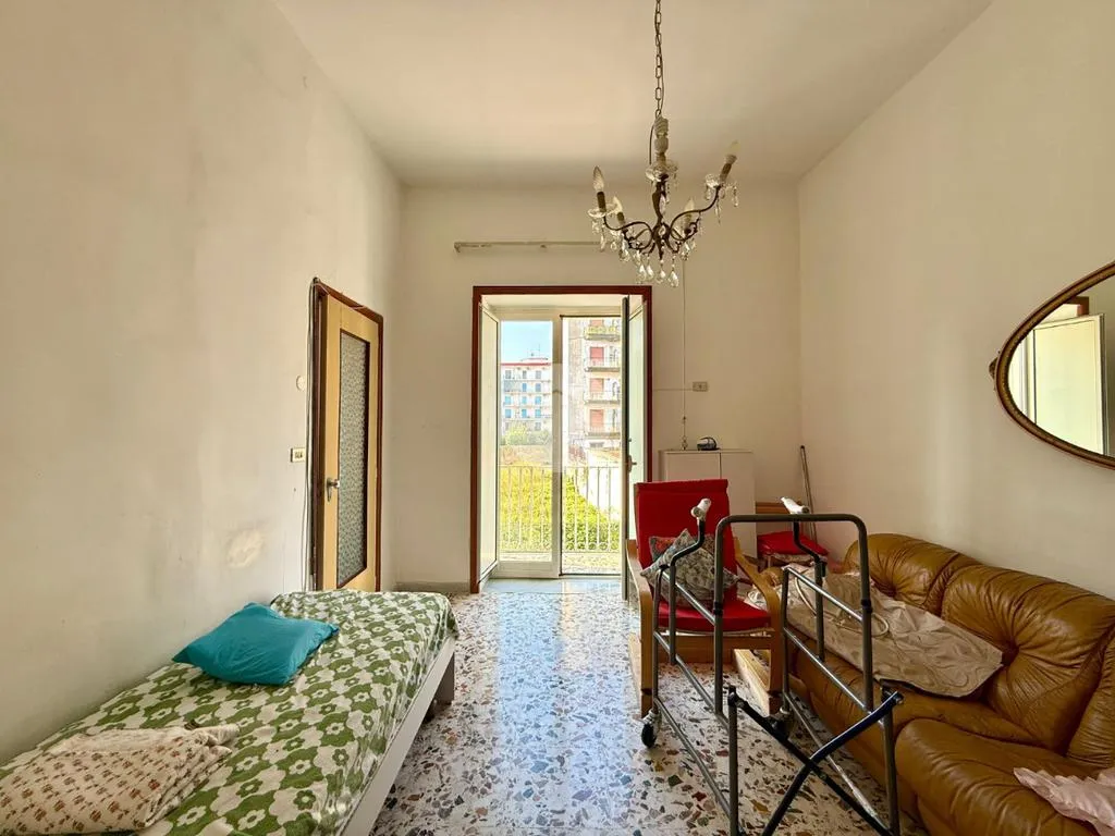 Chambres - 3-Room Apartment with Balcony in Naples