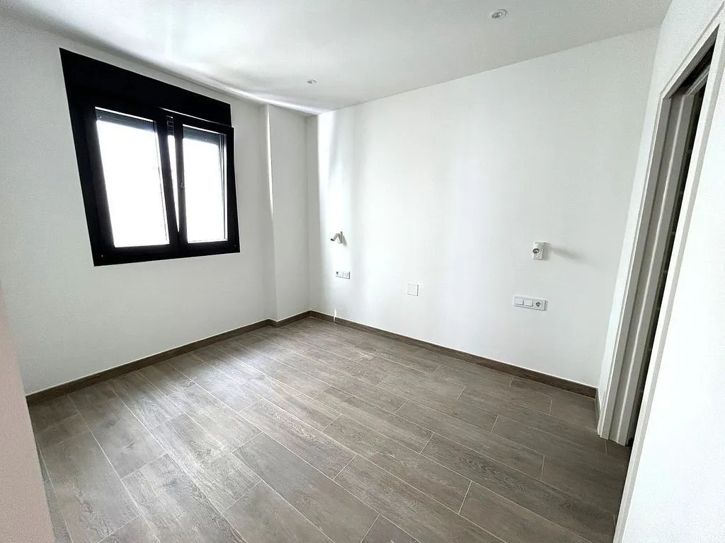 Pièces - Apartment with Balcony in Perchel Sur, Málaga