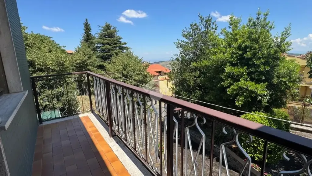Balcon - Trilocale with Balcony in Rocca di Papa