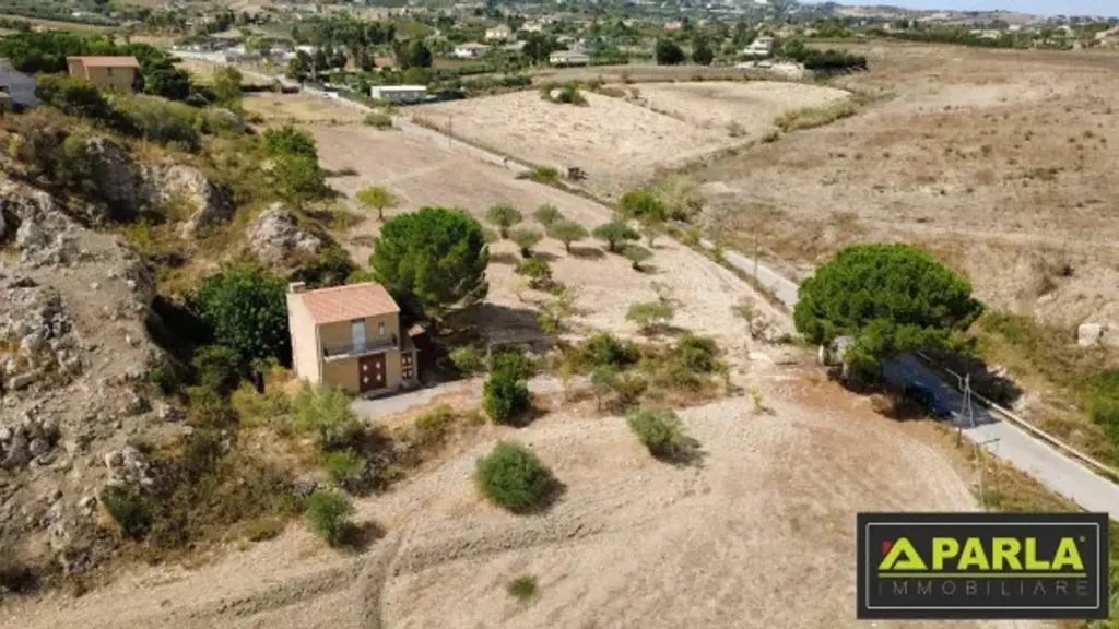 Õhuvaade - Villa with 9,500m² Land in Canicattì