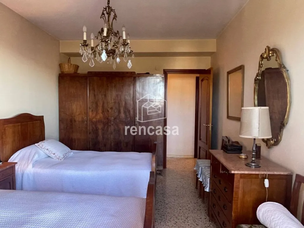 Magamistoad - Spacious Flat with Terrace in Lleida Centre