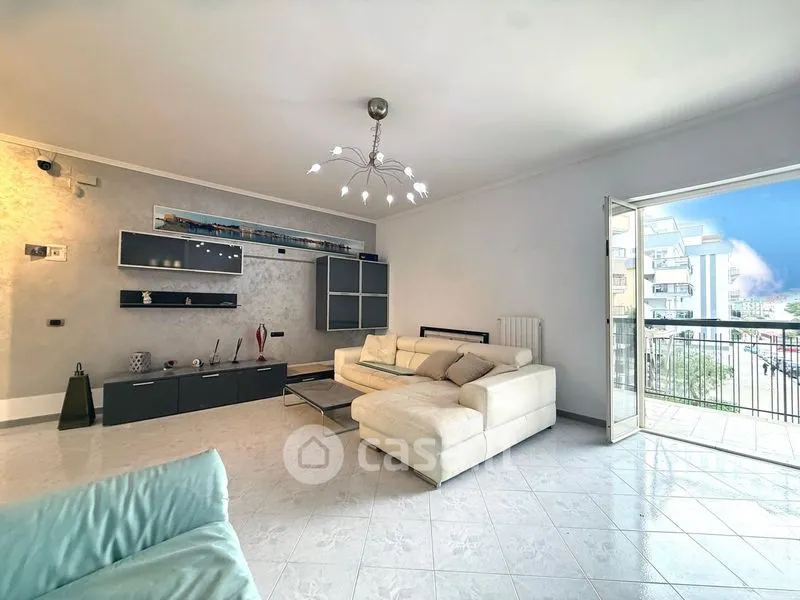 Elutuba - Fully Renovated Apartment with Balconies in Trani