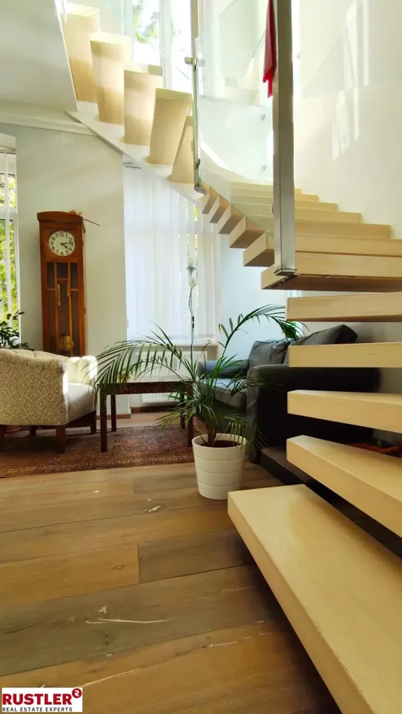 Toad - Modernised Maisonette in Ottakring