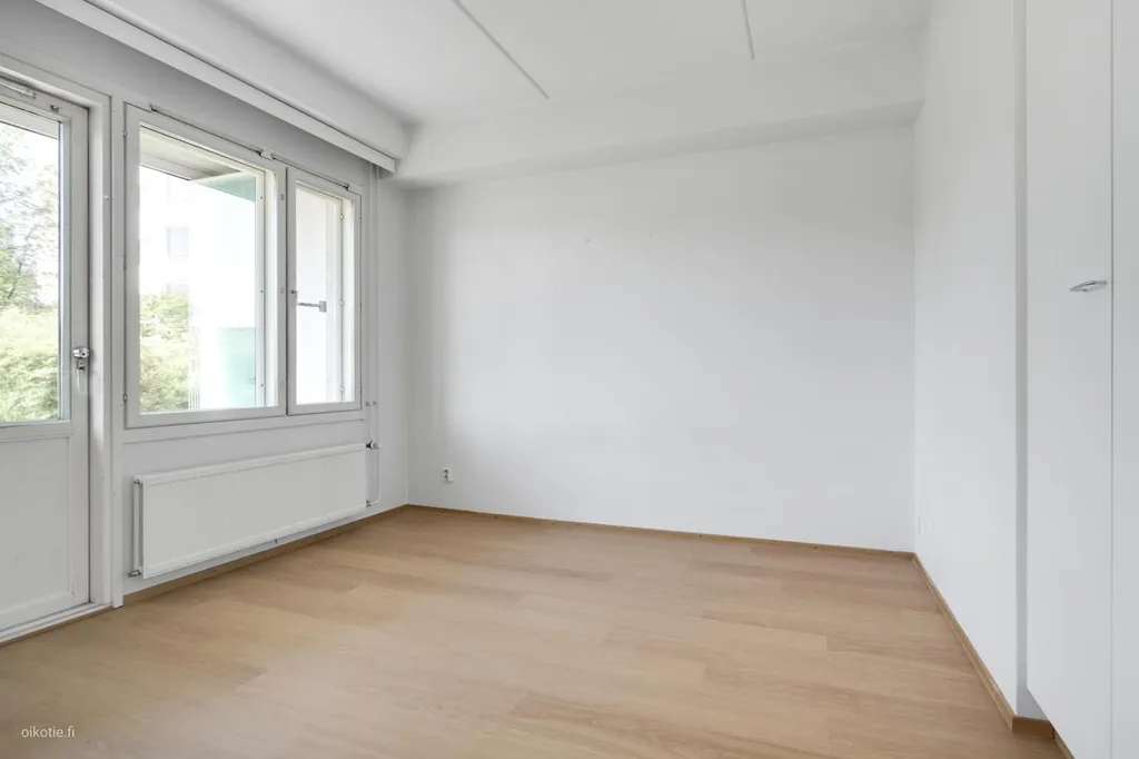 Pièces - Flat with Glazed Balcony in Pakkala