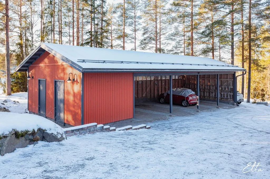 Garage - Architectural House with Sea View in Naantali