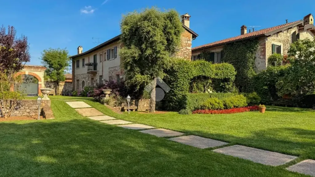 Giardino - Elegant Apartment with Pool in Calvagese della Riviera