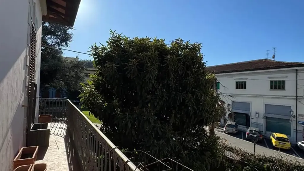 Rõdu - Terraced House with Garden in Rufina