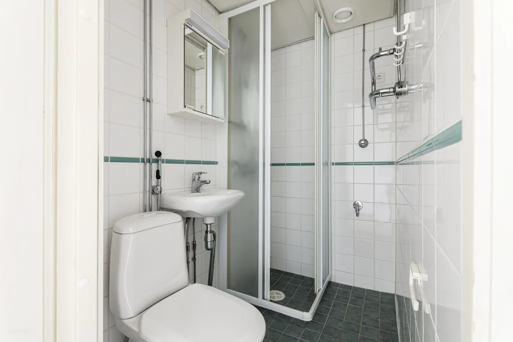 Salles de bain - Bright Studio Apartment in Haaga, Helsinki