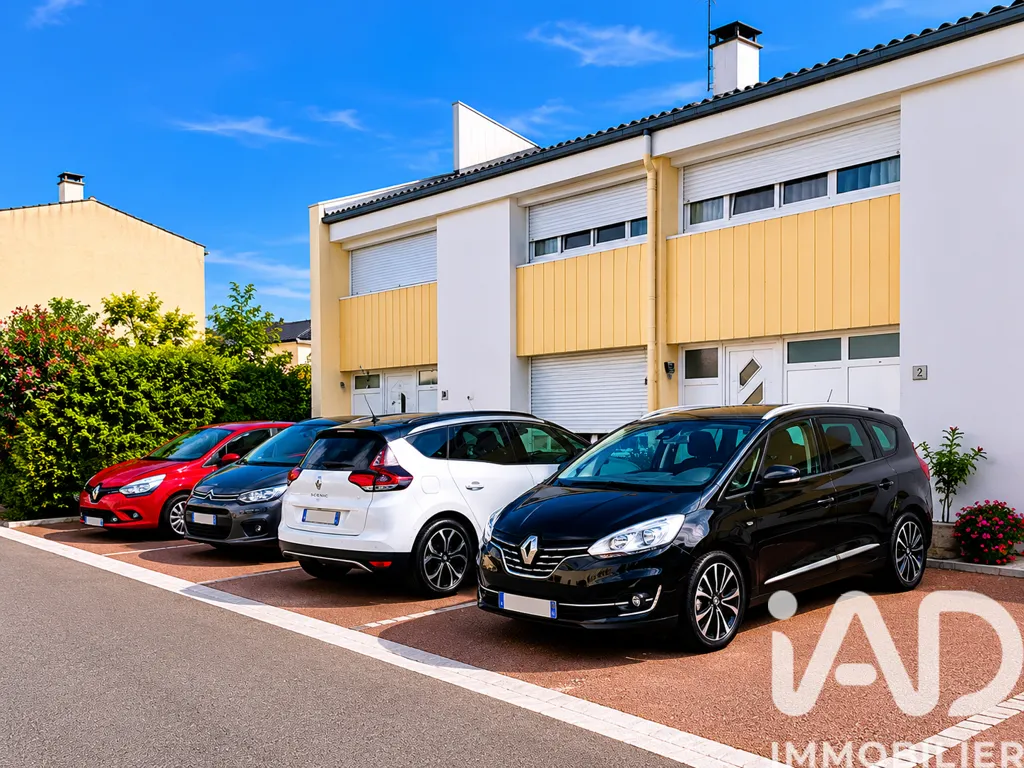 Välivaade - City House with Potential in Louvres