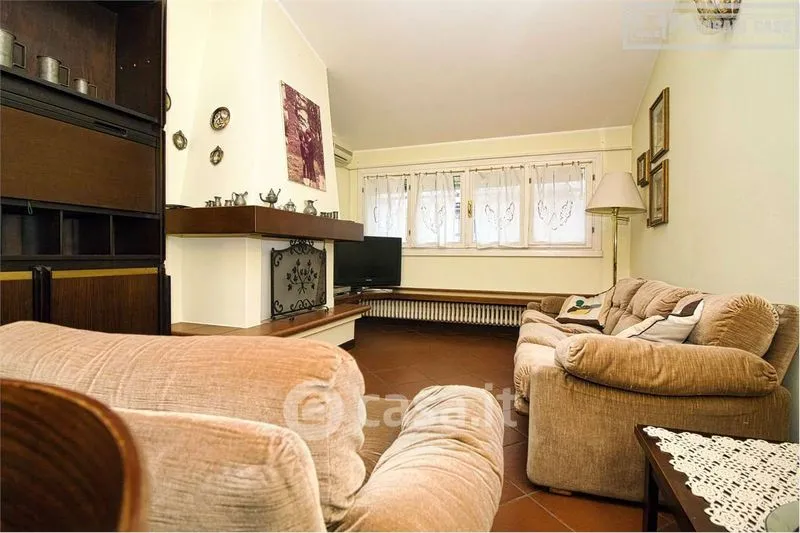 Elutuba - Semi-detached Villa with Garden in Torrenova, Modena