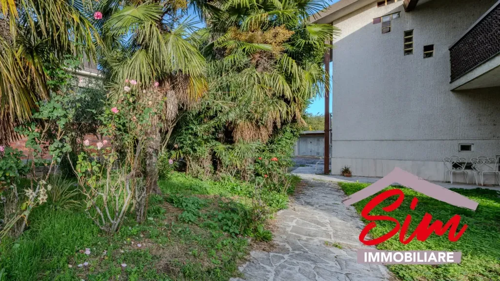 Aed - Restoration Villa with Garden in Romentino