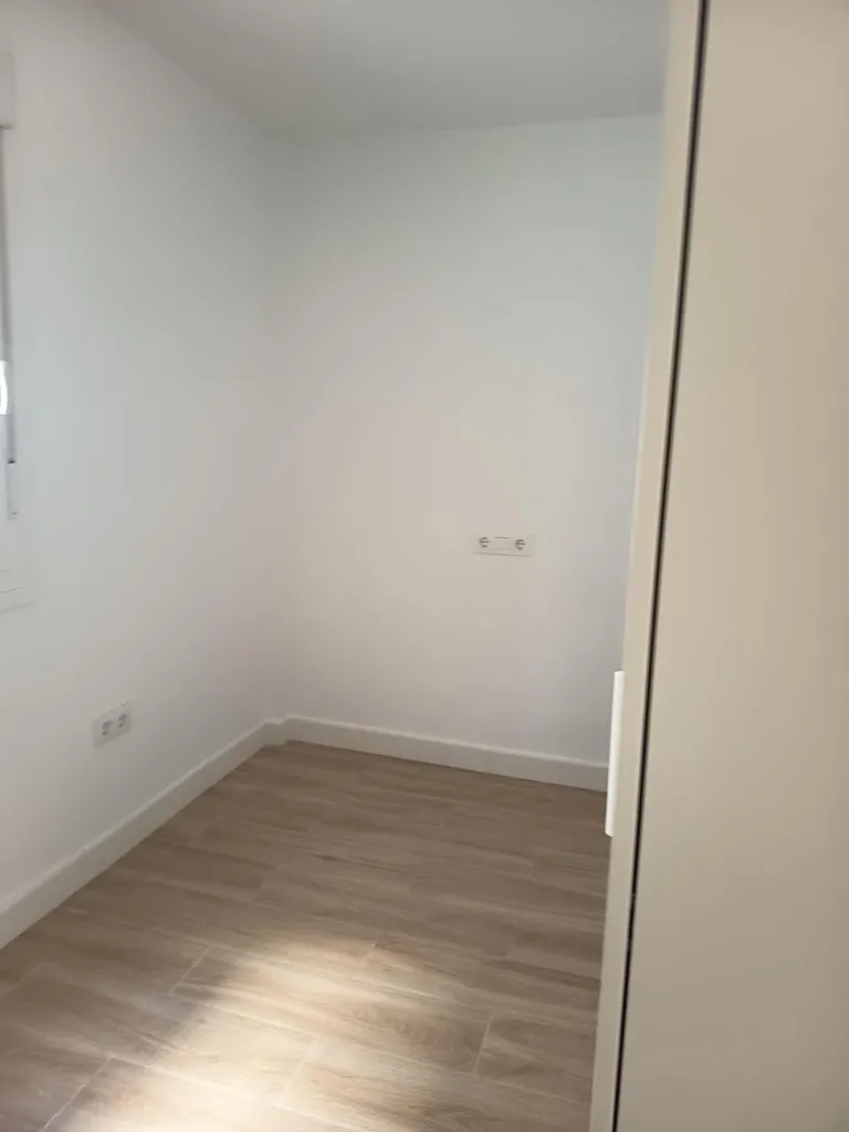 Pièces - Furnished Flat with Balcony in Macarena