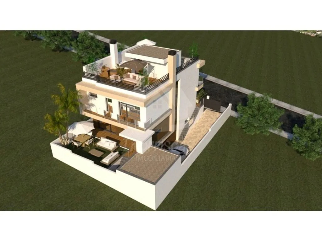 Luxury House with Rooftop in Loures