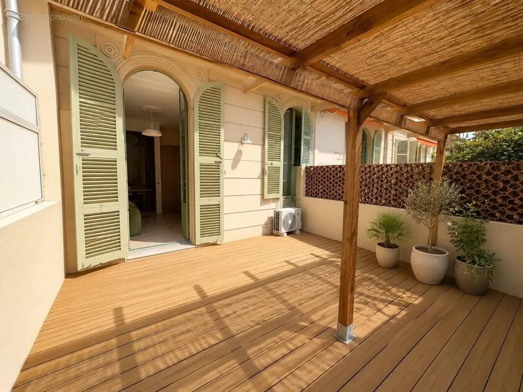 Terrasse - Studio Rénové avec Terrasse au Carré d'Or