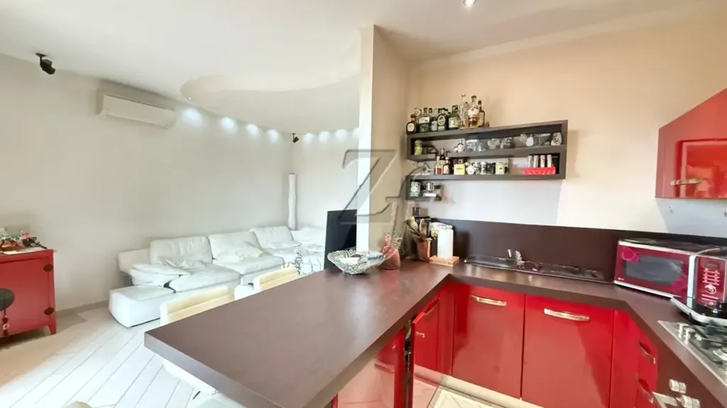 Cuisine - Trilocale with Panoramic Terrace in Prato