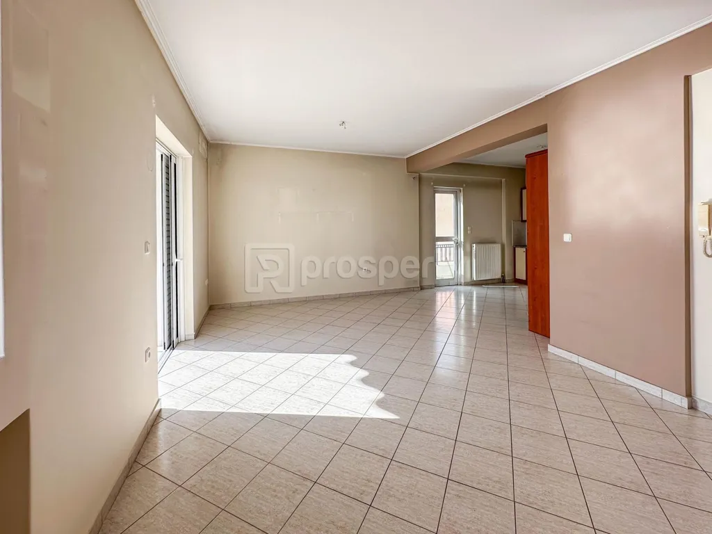 Esik - Spacious Apartment with Large Balcony in Ilion