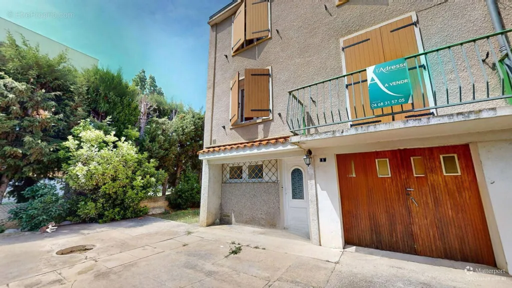 Extérieur - Maison avec Jardin et Garage à Limoux