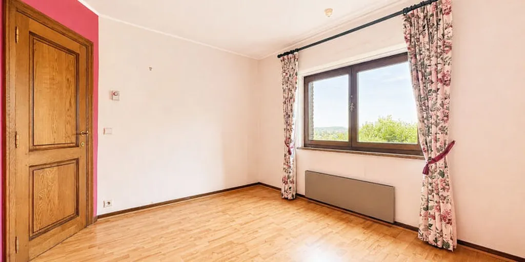 Chambres - Maison à rénover avec terrasse à Visé