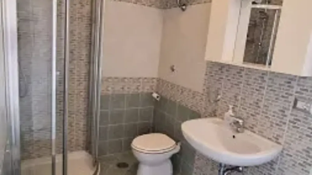 Vannitoad - Shared Flat with Terrace in Ardeatino, Rome