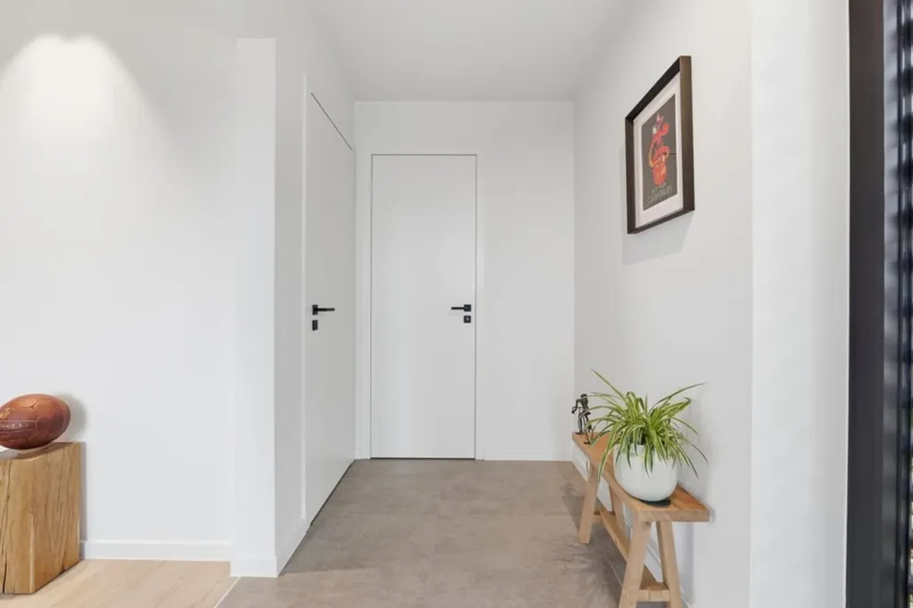 hallway_entrance