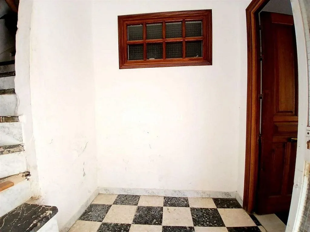 Pièces - Chalet for Renovation with Terrace in Estepona