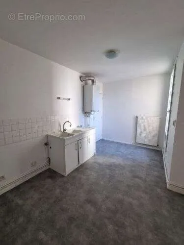 Cuisine - Appartement avec Balcon près des Marronniers