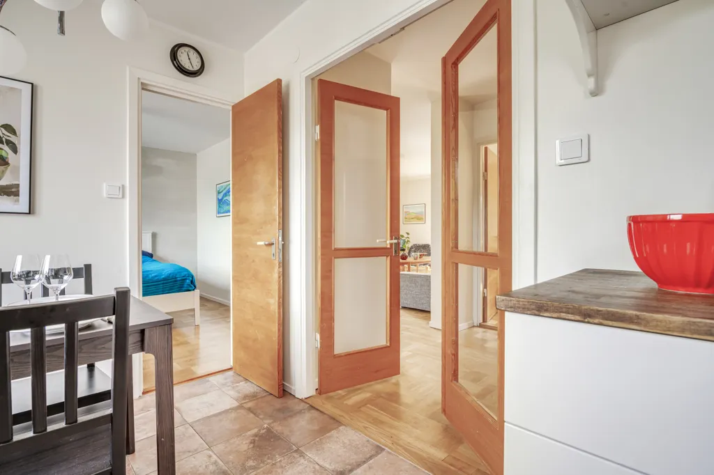 Salle à manger - Charming 3-Bedroom with Balcony in Solna