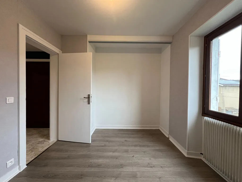 Pièces - Appartement avec Jardin et Garage à Bar-le-Duc