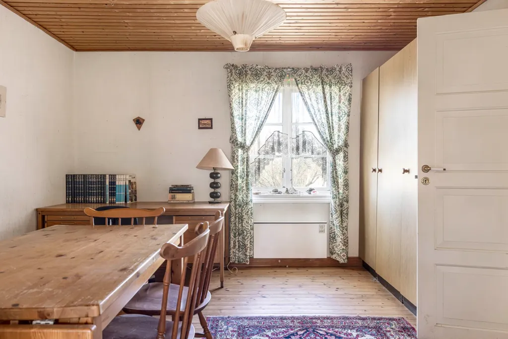 Kabinet - Divided Farm with Development Potential in Göstorp