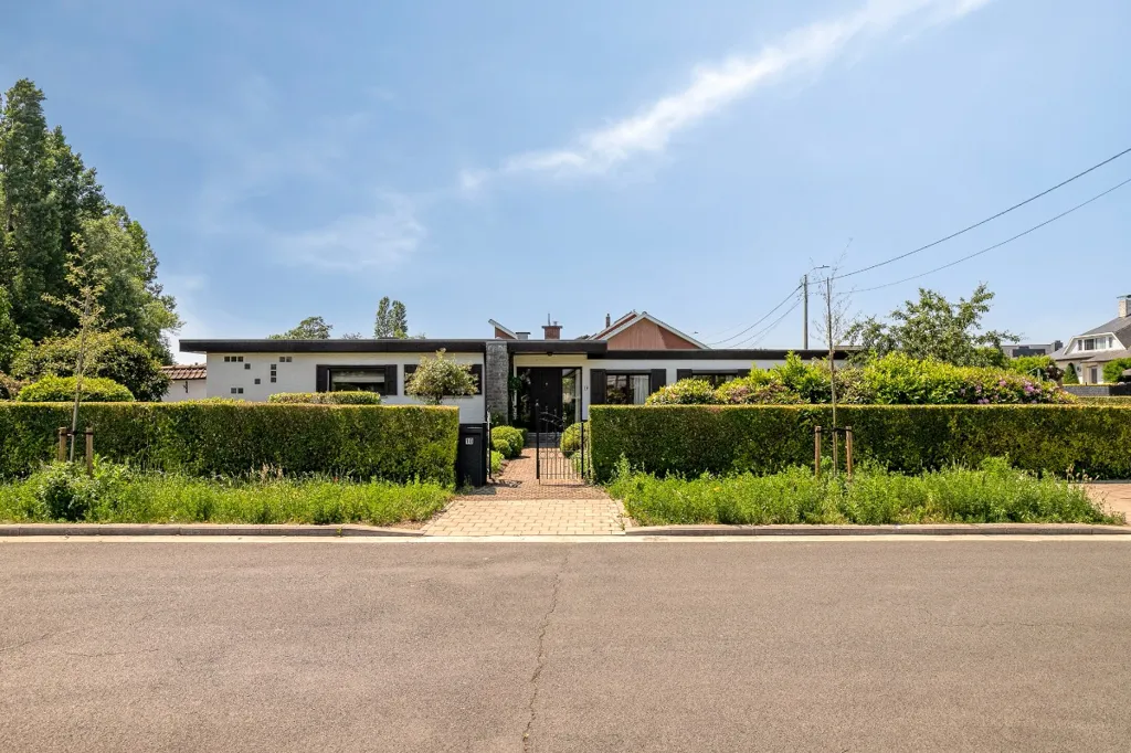 Exterior - Open-Plan House to Renovate near Putte Centre